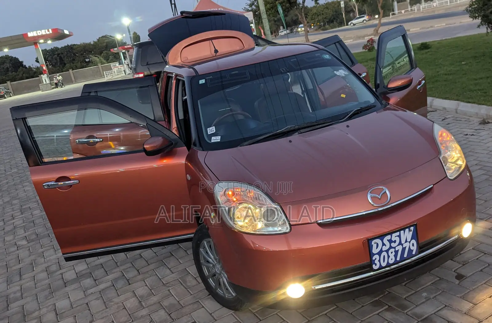 Mazda Verisa 2013 Maroon