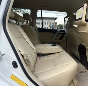 Toyota Land Cruiser Prado 2016 White