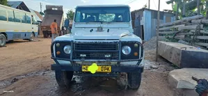 Land Rover Defender 2000 White