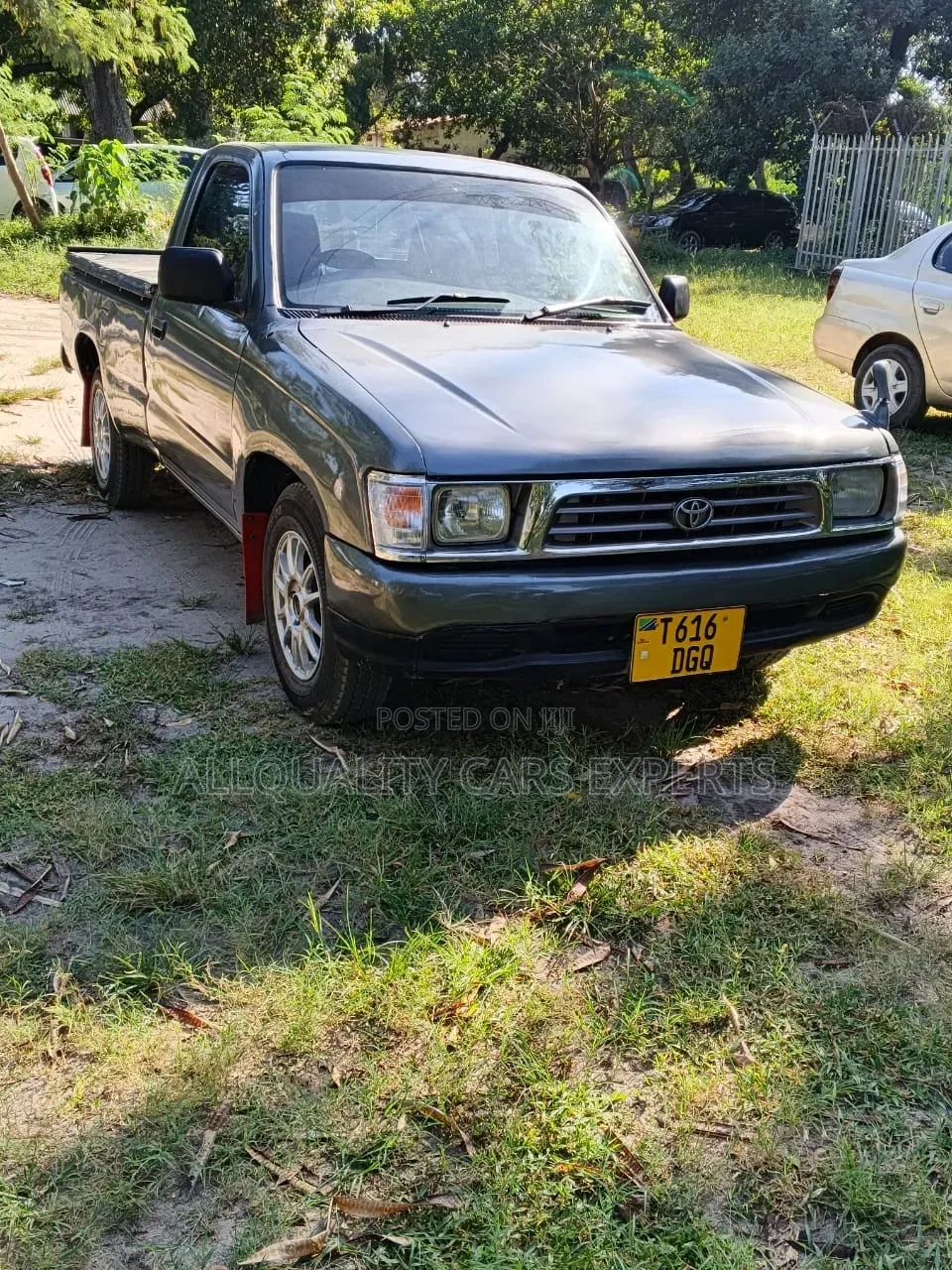 Toyota Hilux 2003 Burgundy