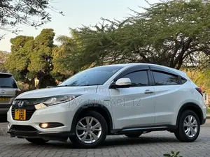 Honda Vezel 2016 White