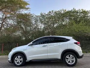 Honda Vezel 2016 White