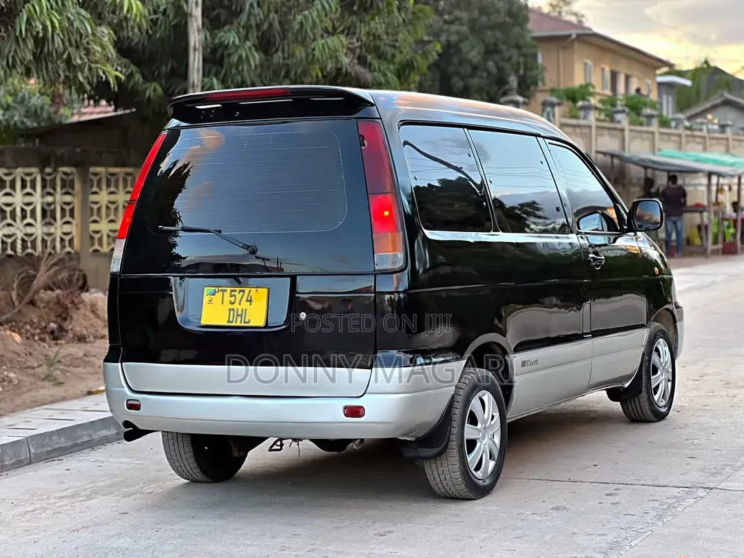 Toyota Noah 2003 Black