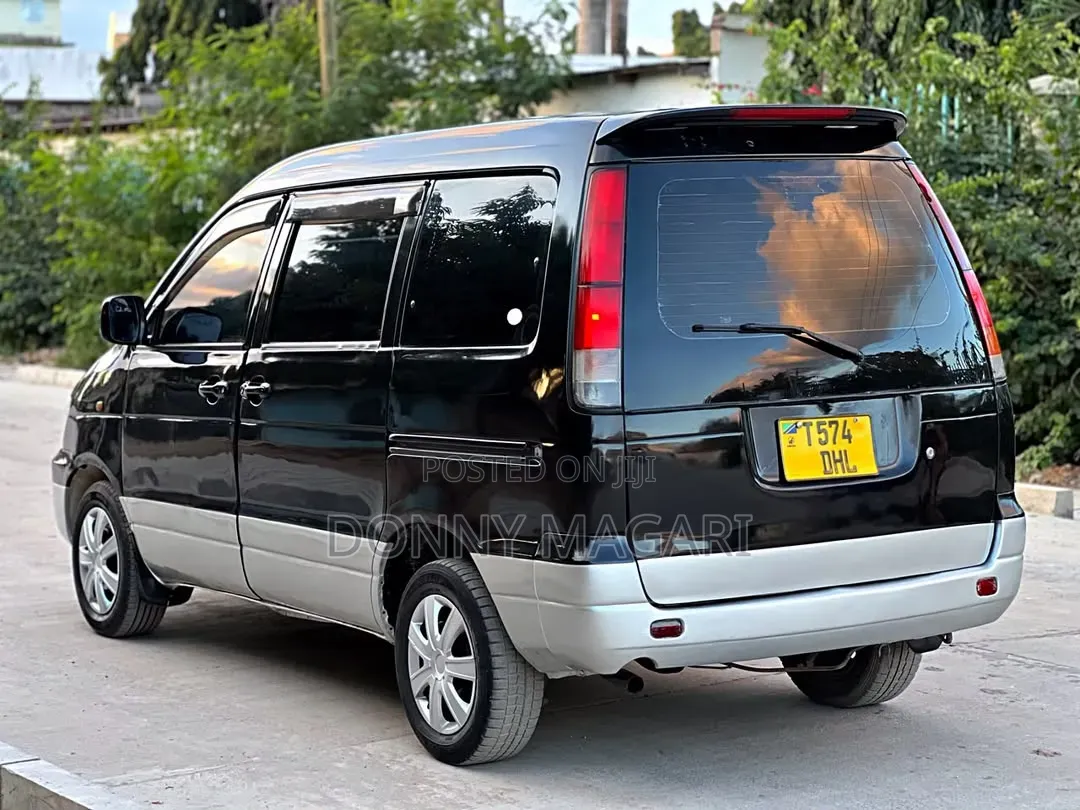 Toyota Noah 2003 Black