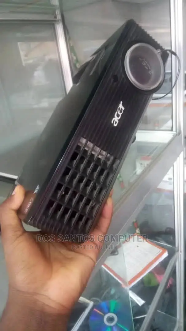 Accer HD Projector
