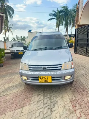 Toyota Noah 2001 Silver