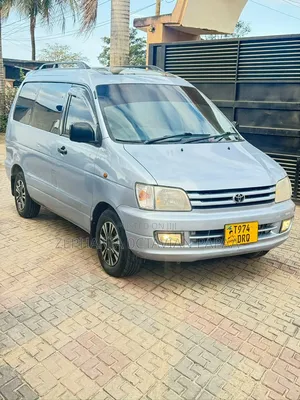 Toyota Noah 2001 Silver