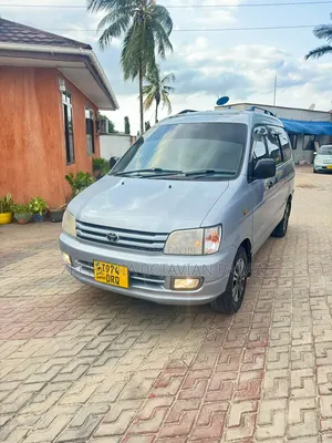 Toyota Noah 2001 Silver