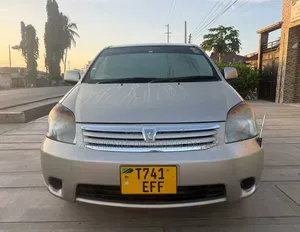 Toyota Raum 2004 Silver