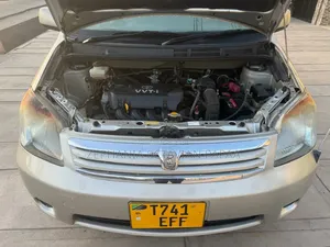 Toyota Raum 2004 Silver