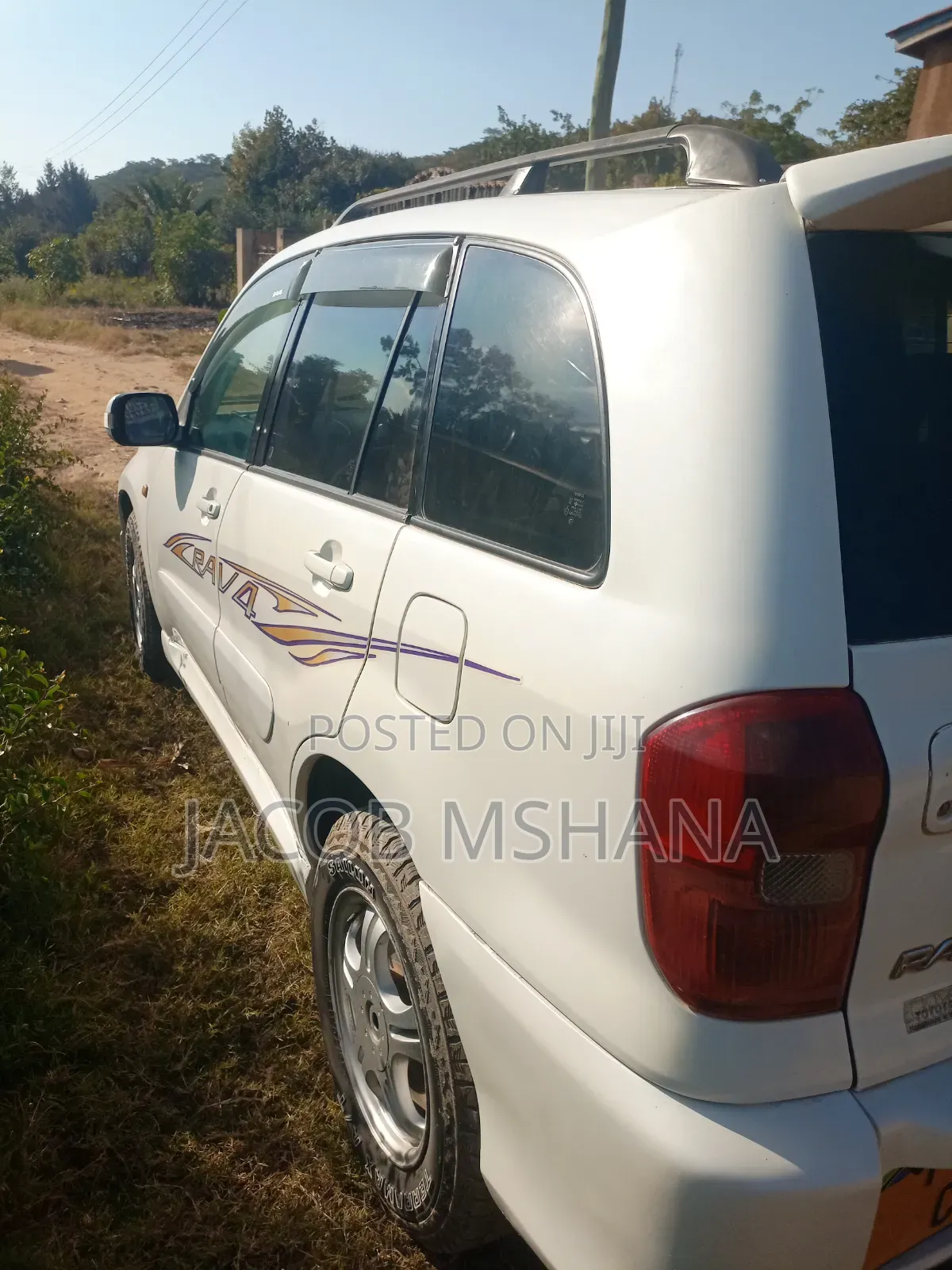 Toyota RAV4 Automatic 2003 White