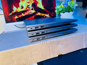 New Laptop HP ZBook Firefly G8 16GB Intel Core i5 SSD 512GB