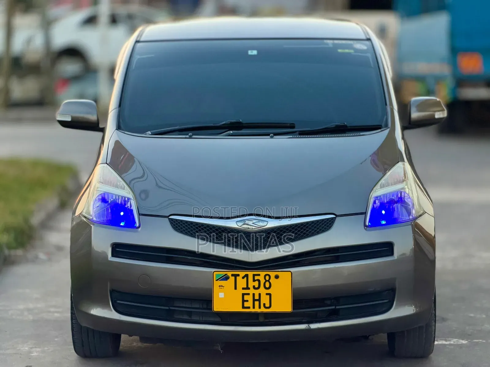 Toyota Ractis 2008 Gray