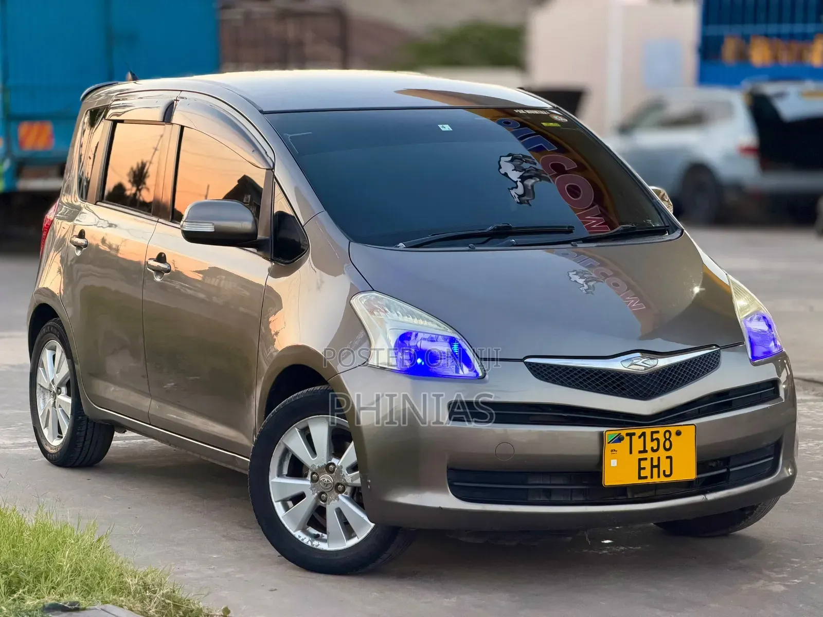 Toyota Ractis 2008 Gray