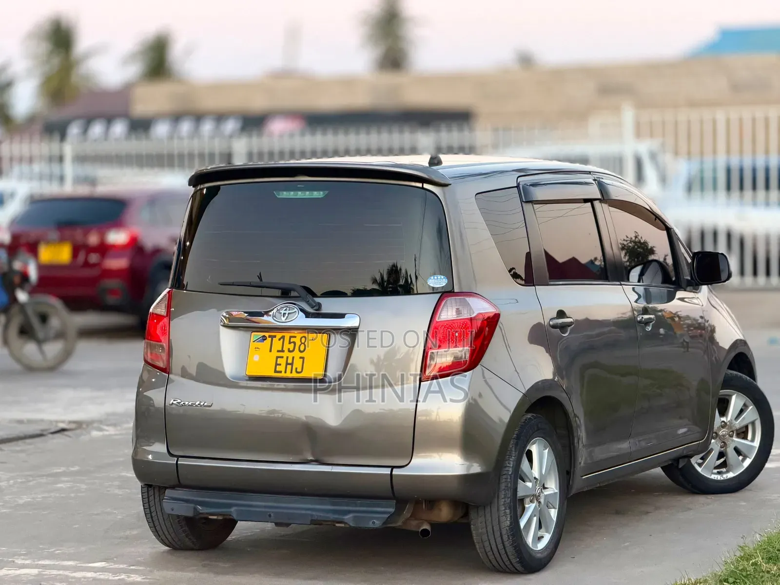 Toyota Ractis 2008 Gray