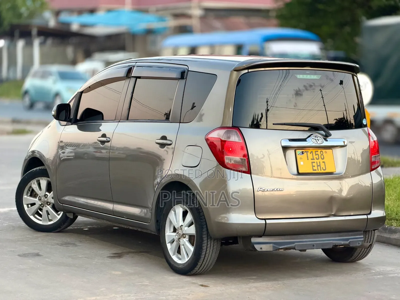 Toyota Ractis 2008 Gray