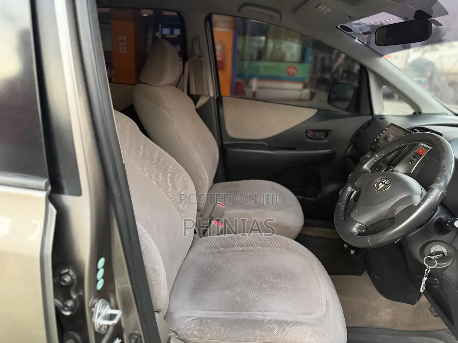 Toyota Ractis 2008 Gray