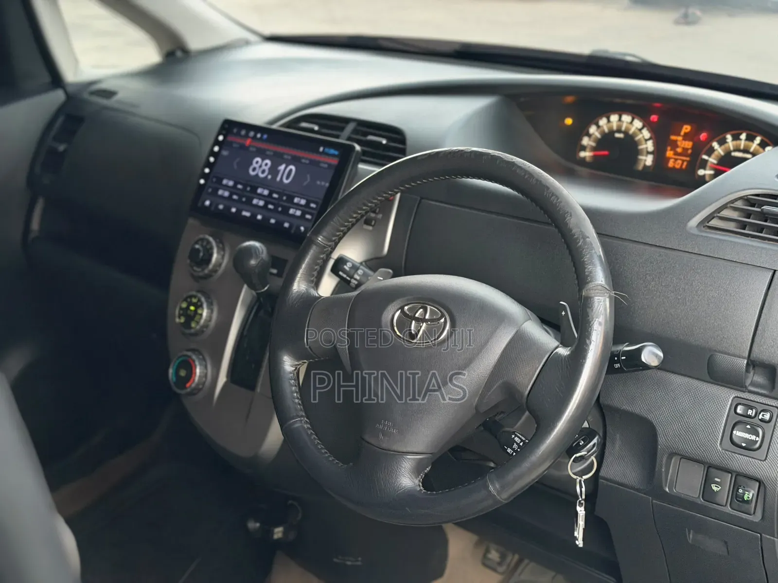 Toyota Ractis 2008 Gray