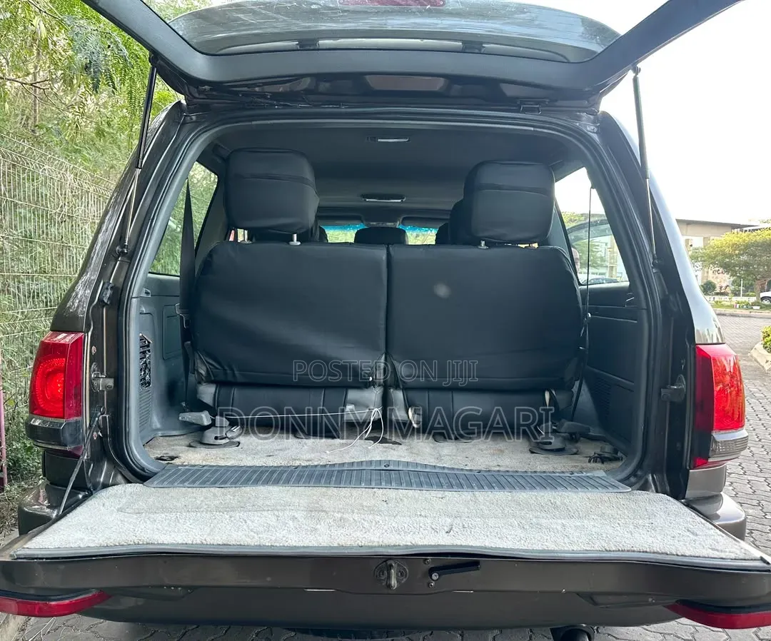 Toyota Land Cruiser 2001 Gray