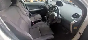 Toyota IST 2002 White