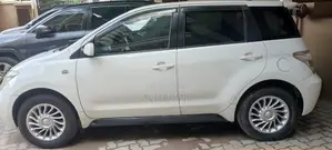 Toyota IST 2002 White