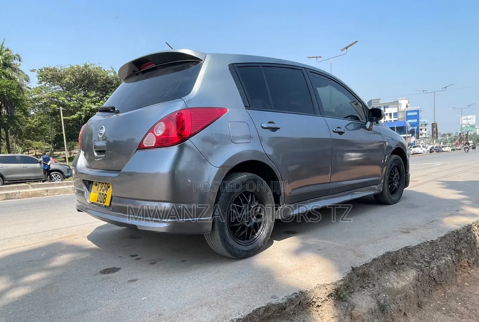 Nissan Tiida 2007 Gray
