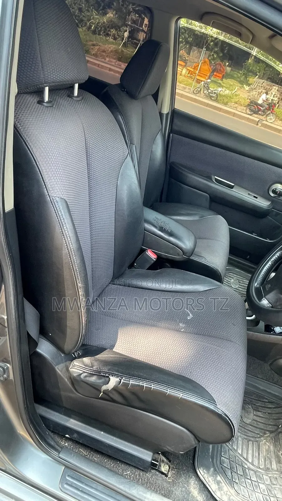 Nissan Tiida 2007 Gray