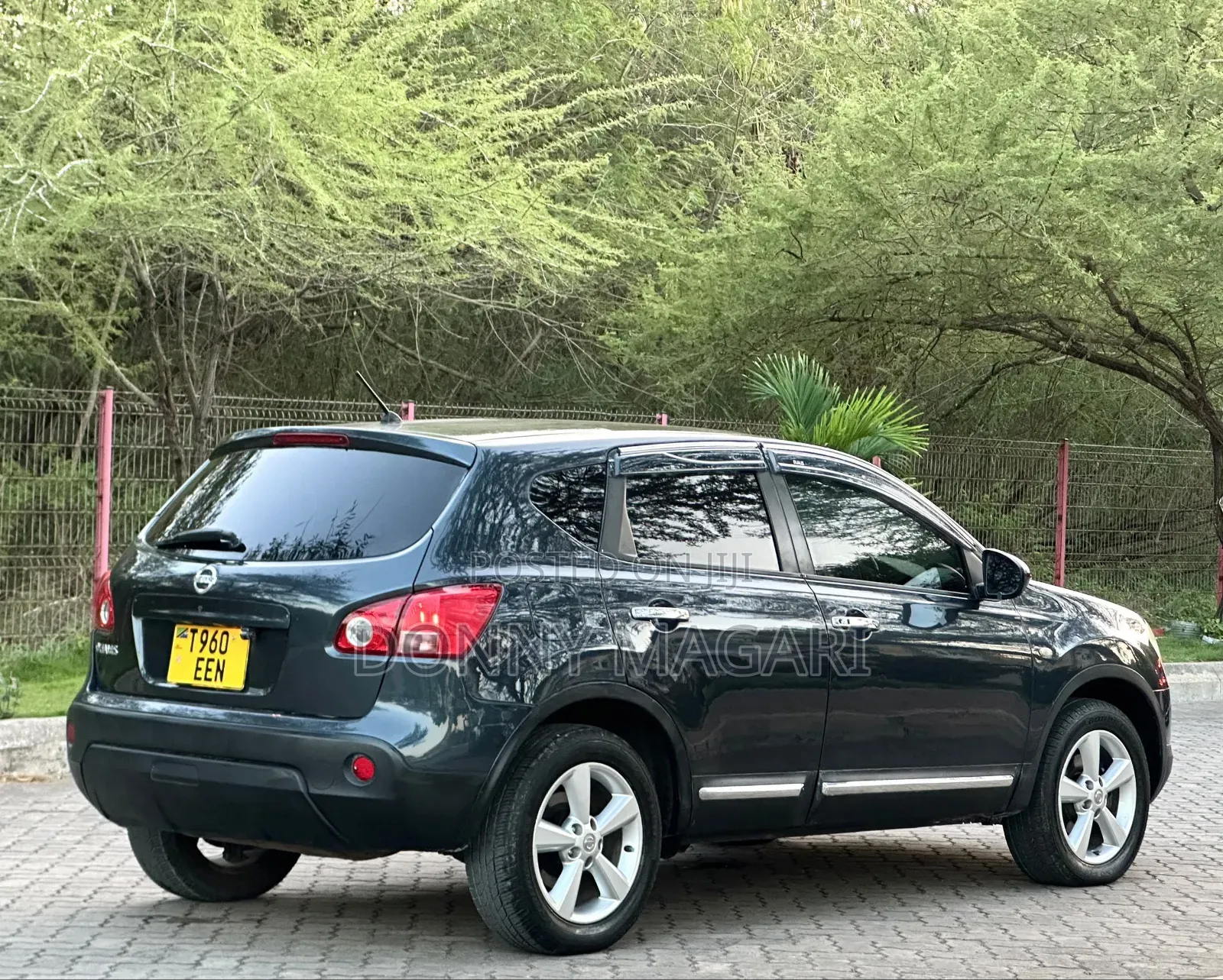 Nissan Dualis 2011 Gray