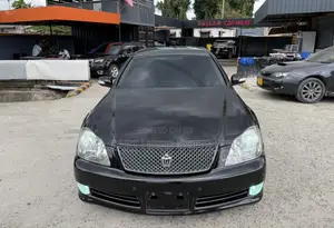 Toyota Crown 2004 Black
