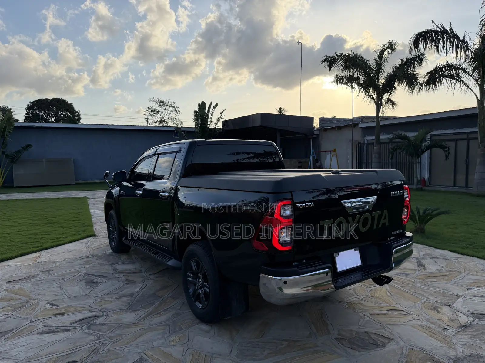 Toyota Hilux 2021 Black
