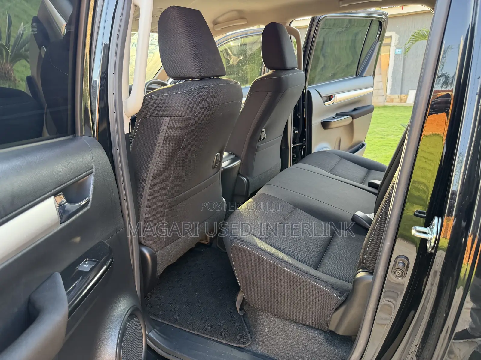 Toyota Hilux 2021 Black