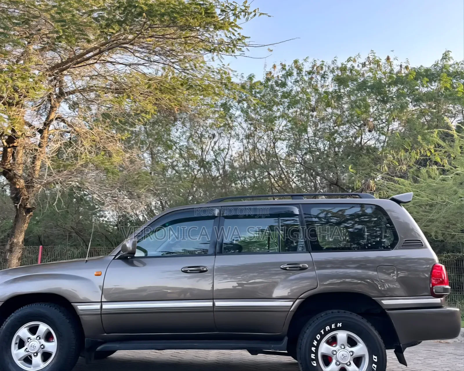 Toyota Land Cruiser Prado 2001 Gray