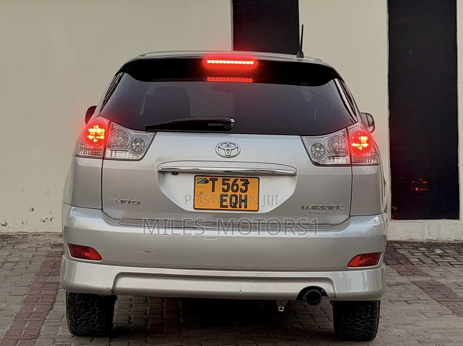 Toyota Harrier 2005 Silver