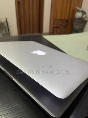 Laptop Apple MacBook Air 2017 8GB Intel Core i5 SSD 128GB