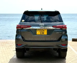 Toyota Fortuner 2016 Gray