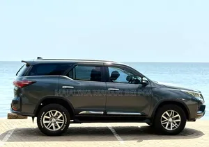 Toyota Fortuner 2016 Gray