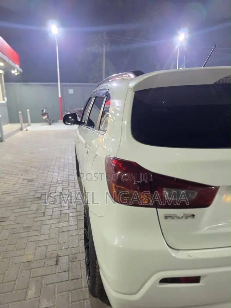 Mitsubishi RVR 2010 White