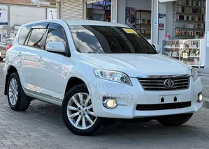 Toyota Vanguard 2010 White