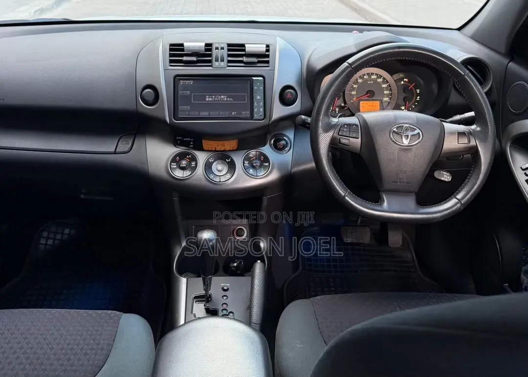 Toyota Vanguard 2010 White