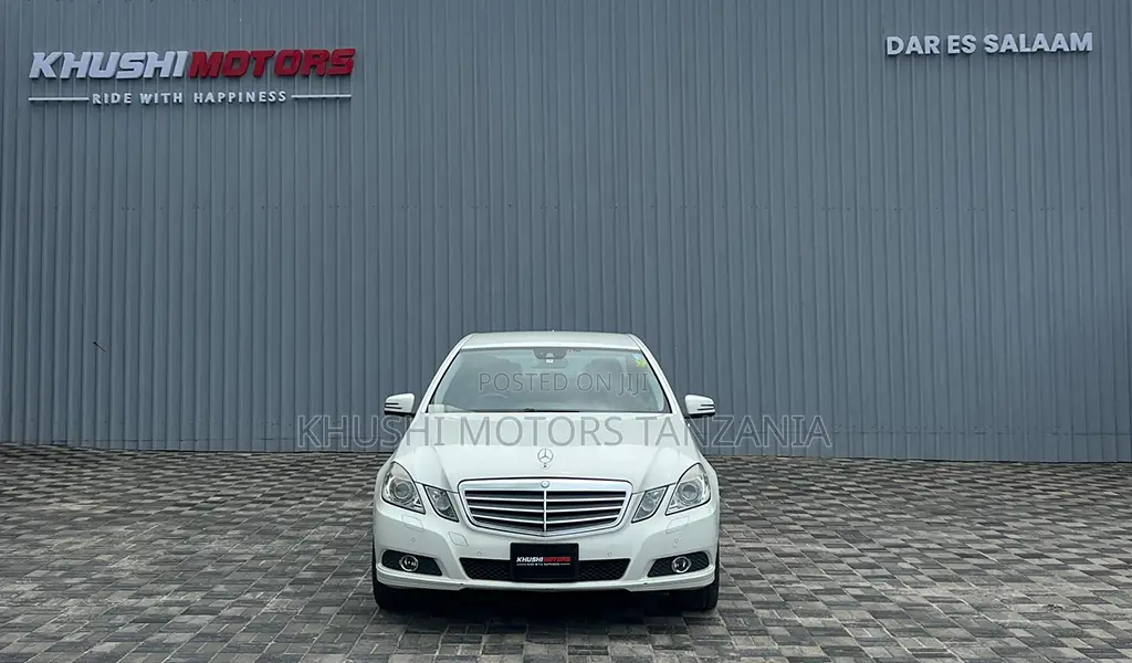 Mercedes-Benz E250 2009 Off white