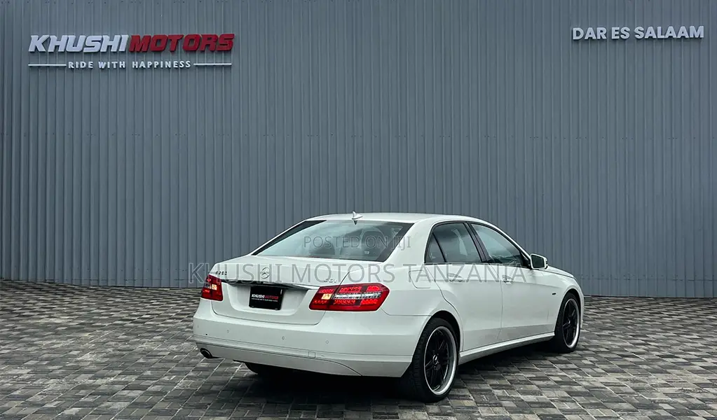 Mercedes-Benz E250 2009 Off white