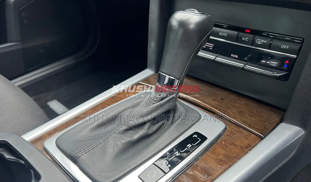 Mercedes-Benz E250 2009 Off white