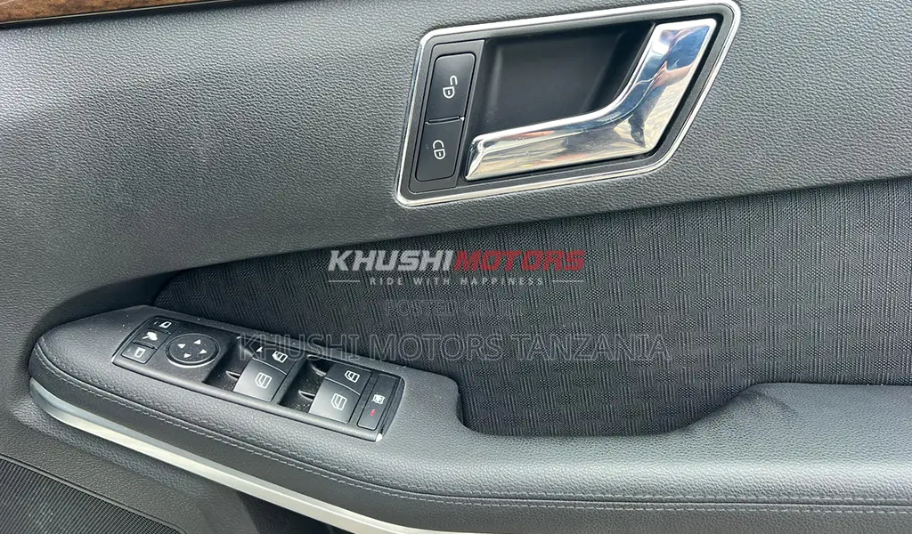 Mercedes-Benz E250 2009 Off white