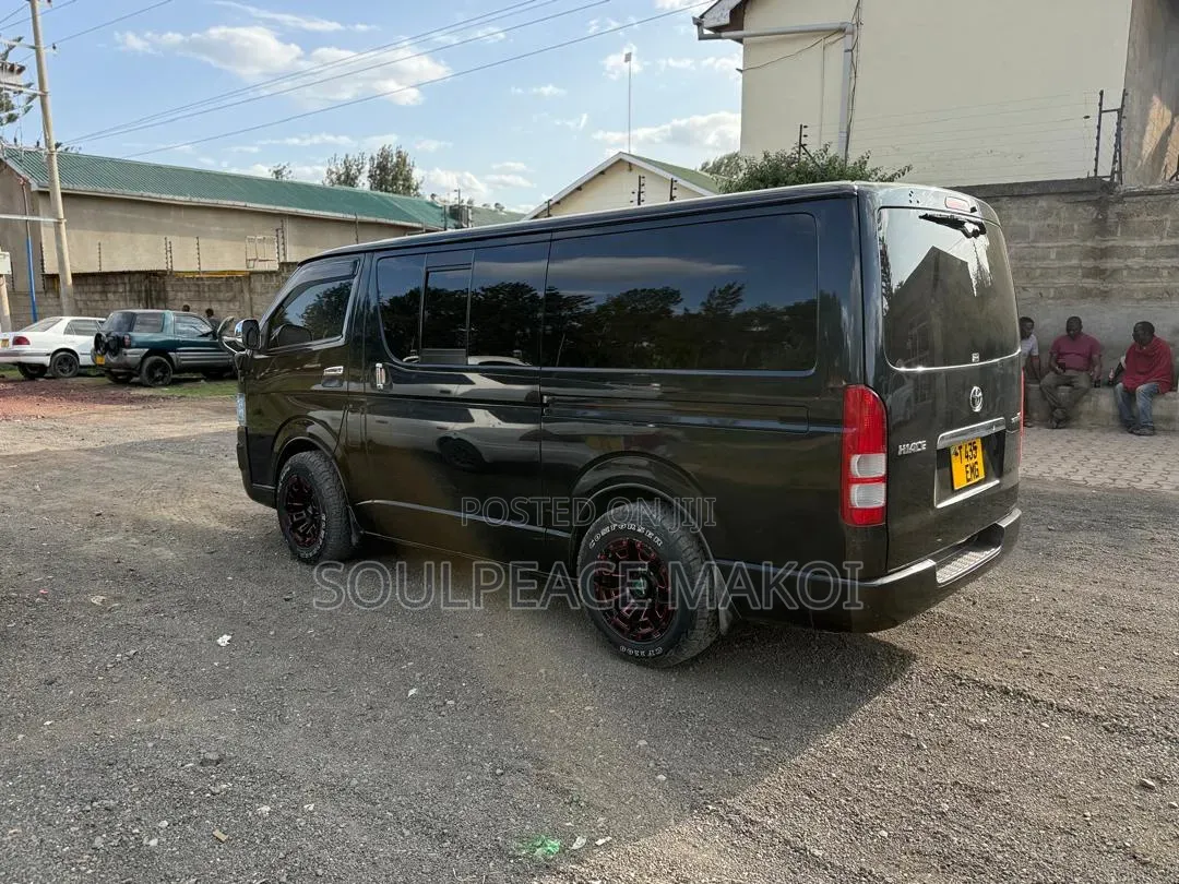 Toyota Grand HiAce 2009 Black