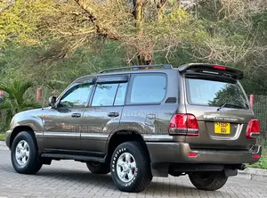 Toyota Land Cruiser 2000 Gray