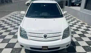 Toyota IST 2003 Off white