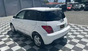 Toyota IST 2003 Off white