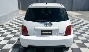 Toyota IST 2003 Off white