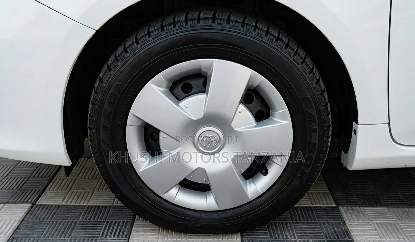 Toyota IST 2003 Off white