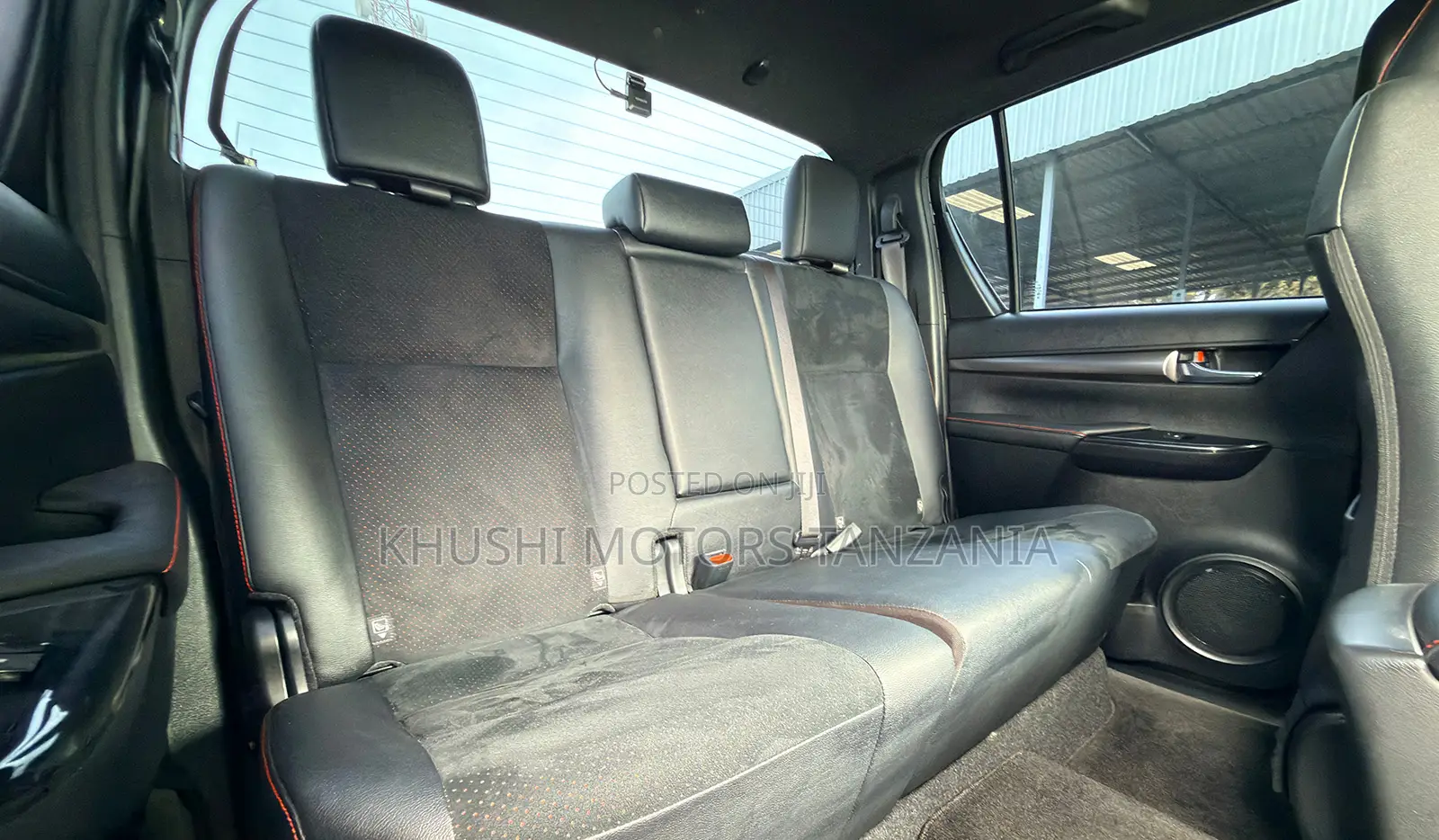 Toyota Hilux 2022 Black
